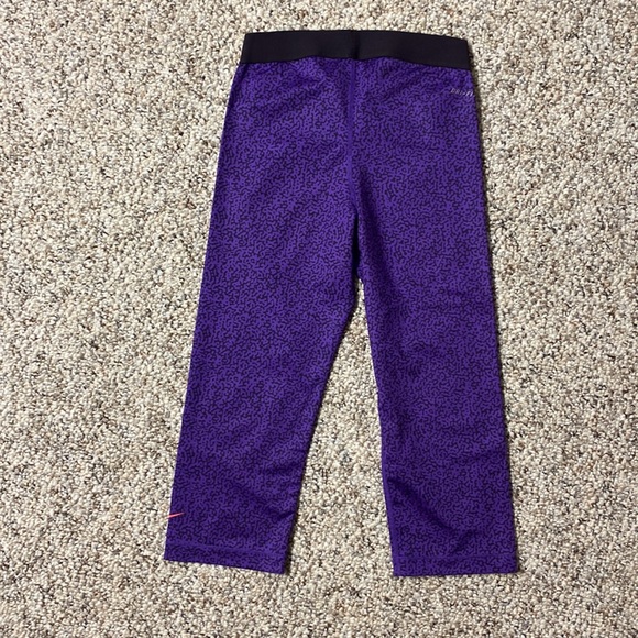 2 pairs Nike Pro Dri-fit capri pants - Picture 4 of 7